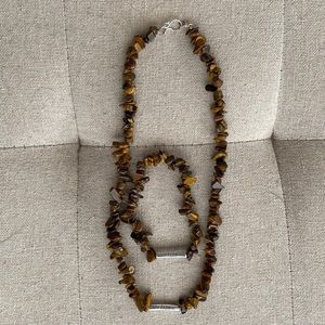 Brown beaded bracelet and necklace set.